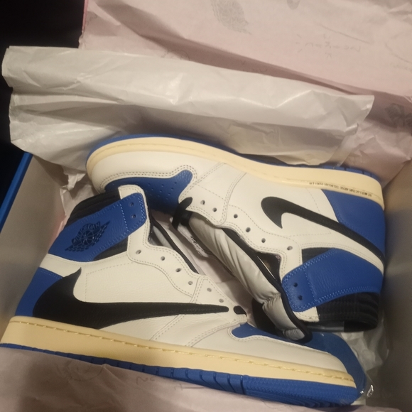 Travis Scott Retro 1s main image 4